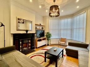 4 bed house 10 min walk to Tube
